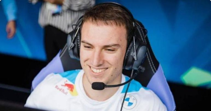 开云体育平台APP-包含BRO翻盘100T，Perkz线上压制力十足顶尖较量2025世界赛，锁定晋级资格的词条