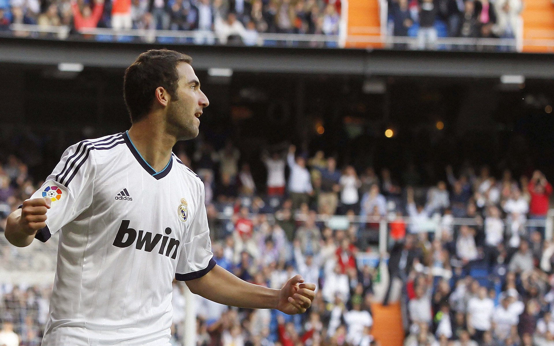 孤胆英雄的破局之战,字母哥用奥林匹亚的怒吼点燃奥运前夜