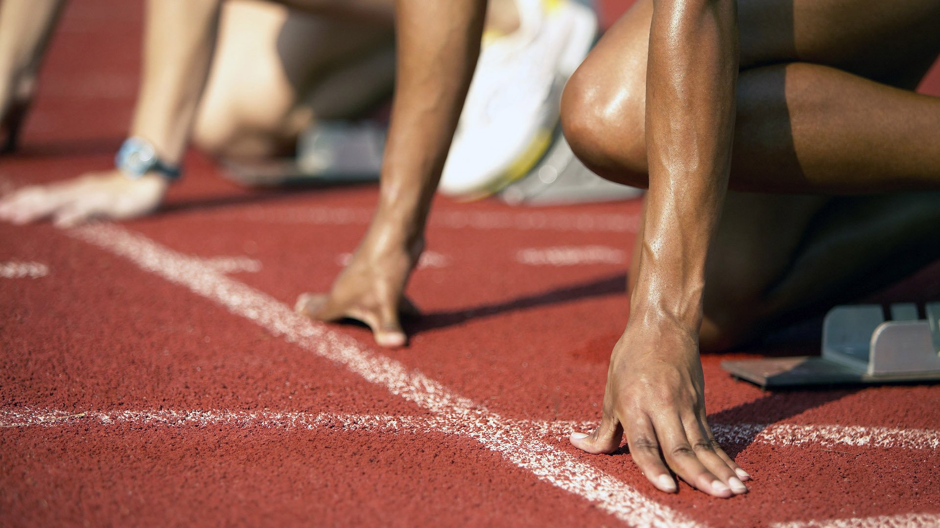 F1深圳站，活塞车队制霸赛道，年度争冠战白热化